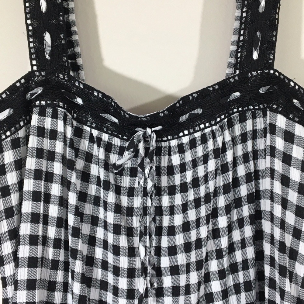 Torrid‎ Gingham and Lace Sweatheart Swing Cami Top - Picture 4 of 8